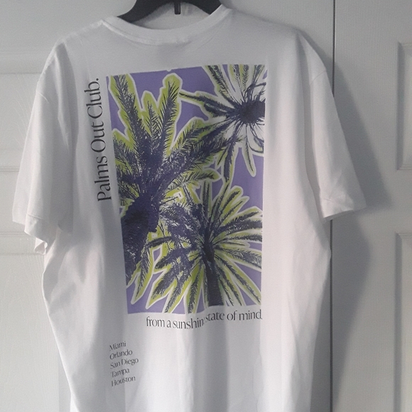 Brand new with tags trendy H&M city t shirt - Picture 14 of 17